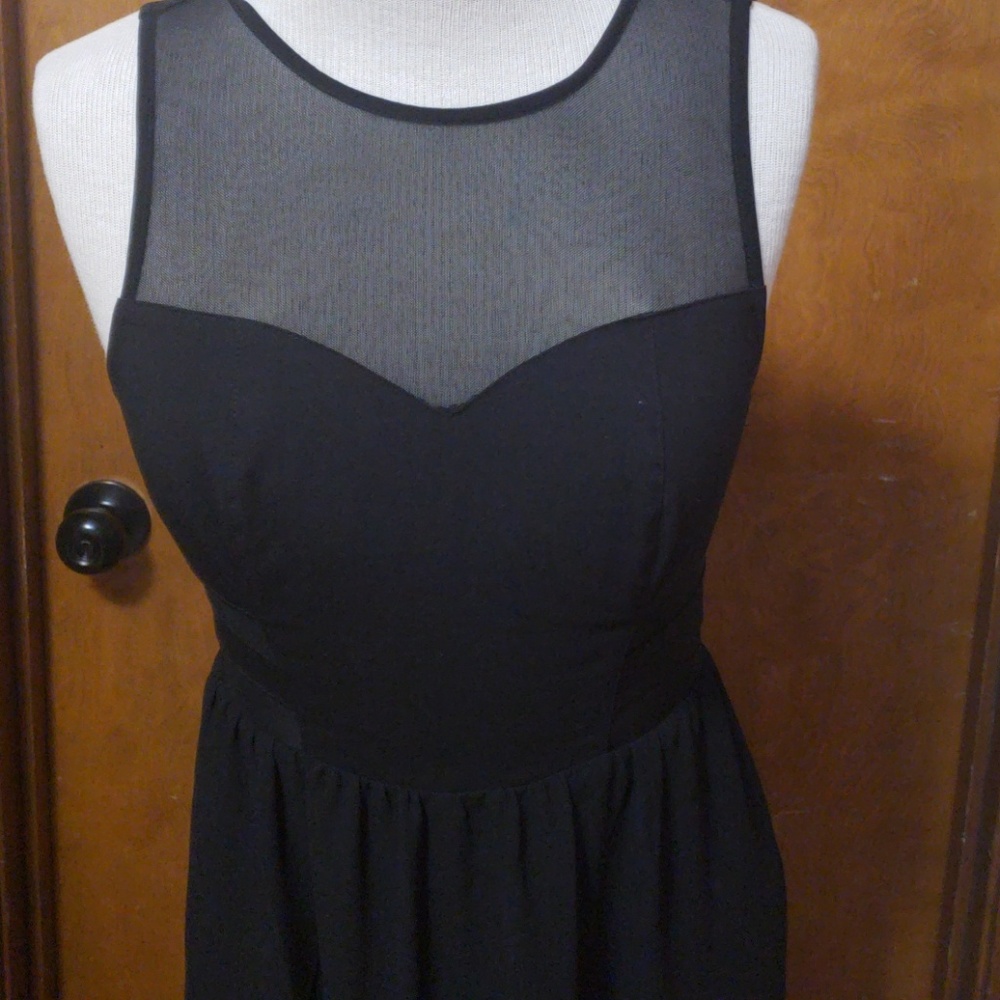Dress - Picture 2 of 8